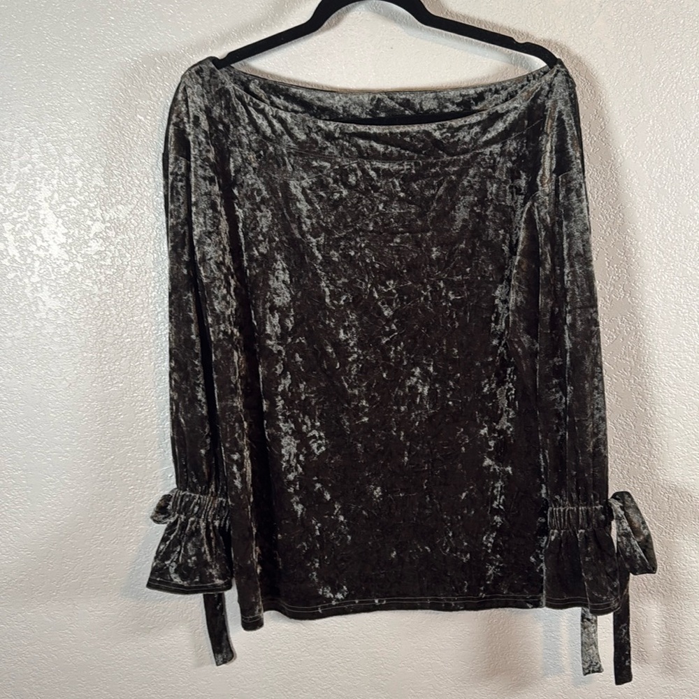 Lumiere Gunmetal Gray Crushed Velvet Wide Neck Tie Sleeves Top Size Medium NWT